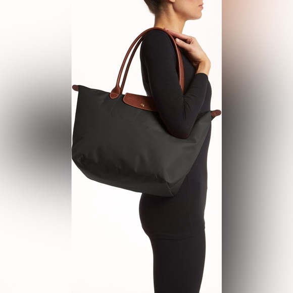Longchamp Handbags - Longchamp Large Le Pliage Tote